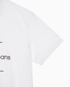 Buy 남성 레귤러핏 모노그램 앰브로이더리 로고 반팔 티셔츠 in color BRIGHT WHITE