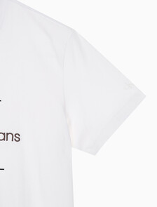 Buy 남성 레귤러핏 모노그램 엠브로이더리 로고 반팔 티셔츠  in color BRIGHT WHITE