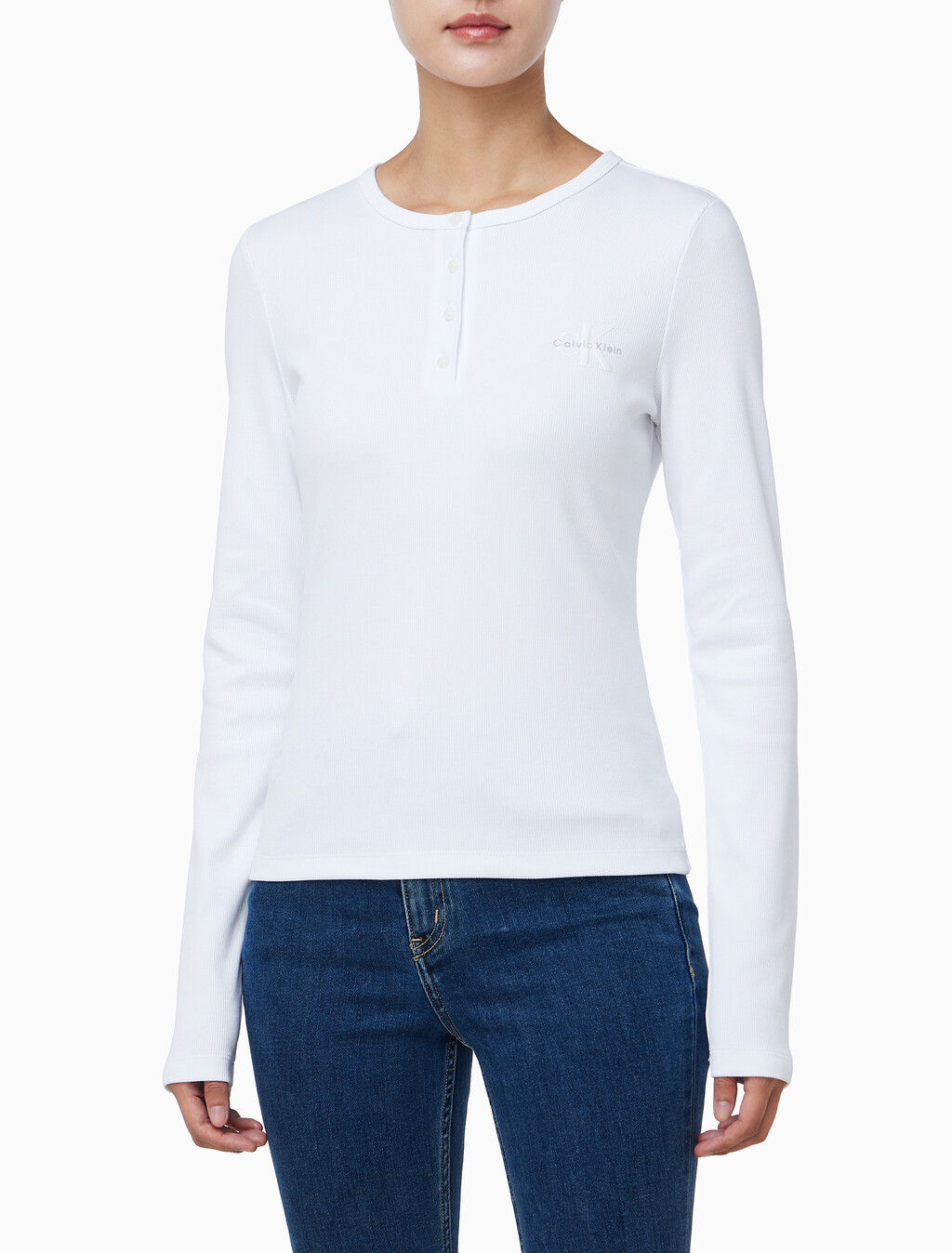 Buy 여성 모노그램 롱슬리브 헨리넥 티셔츠 in color BRILLIANT WHITE