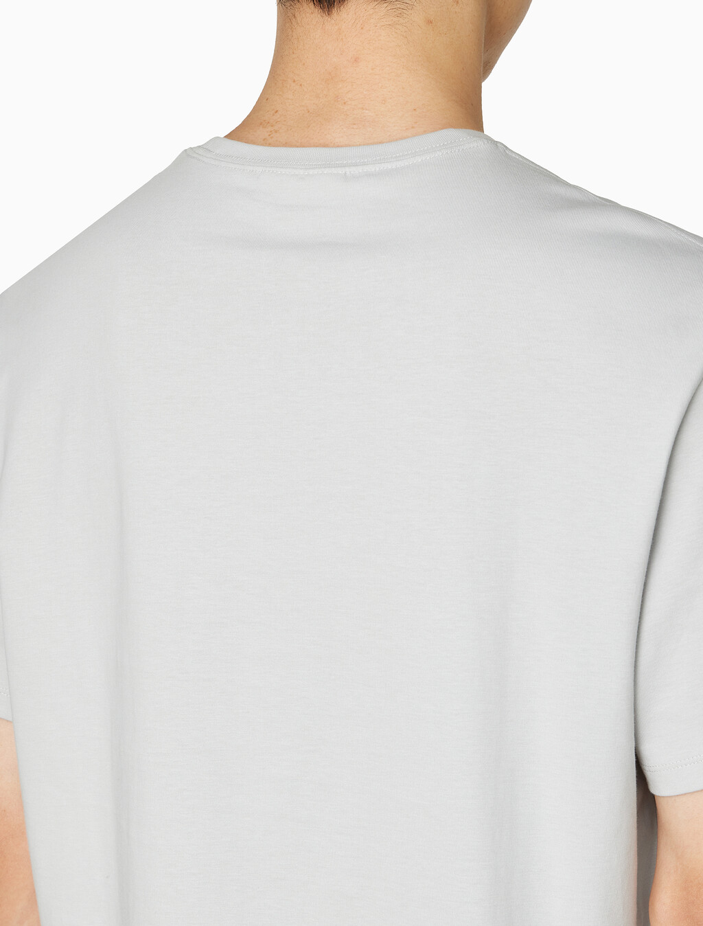 Buy 남성 레귤러핏 커브 로고 반팔 티셔츠 in color GRAY VIOLET