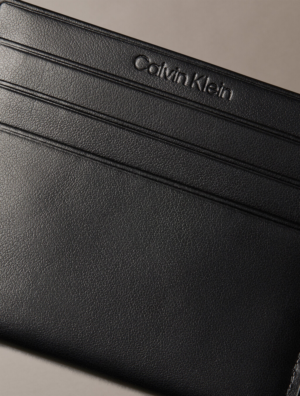 Buy 여성 CK 6CC 카드 케이스 in color BLACK
