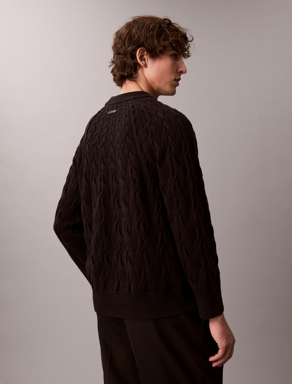 Buy 남성 램스울 블랜드 케이블 크루넥 스웨터 in color BLACK