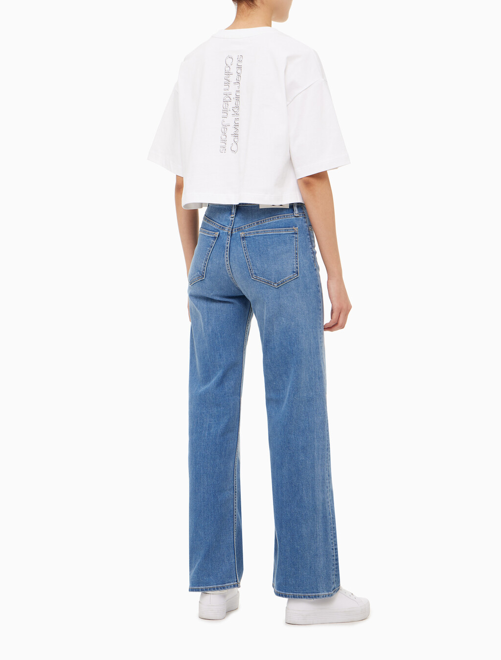 Buy 여성 그래픽 크롭 반팔 티셔츠 in color BRIGHT WHITE