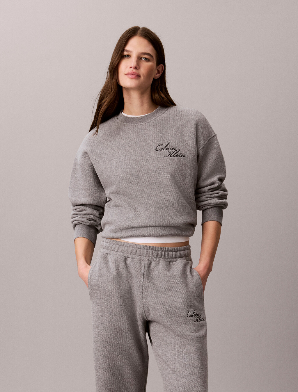 Buy 여성 텍스쳐드 크루넥 스웻셔츠 in color MEDIUM GREY HEATHER