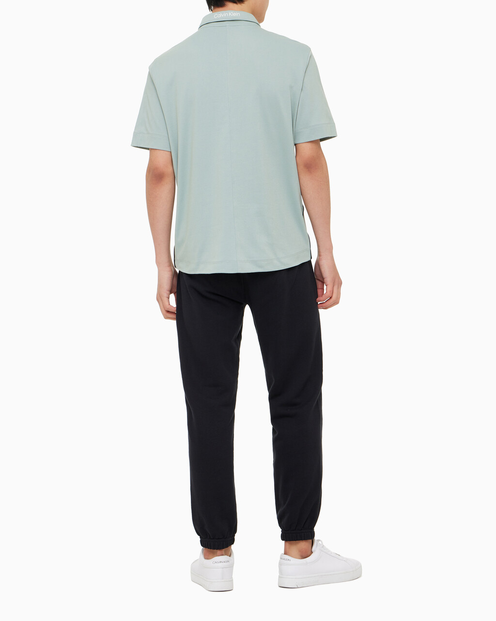 Buy 남성 리플렉티브 로고 레귤러 핏 기능성 집업 폴로 티셔츠 in color GREEN MILIEU