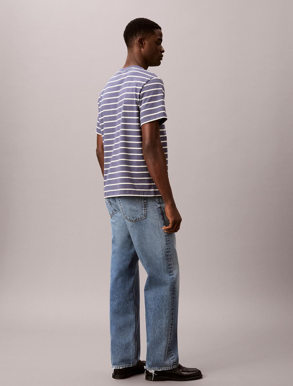 Buy 스트라이프 이지 올나잇 로고 티 in color Blue