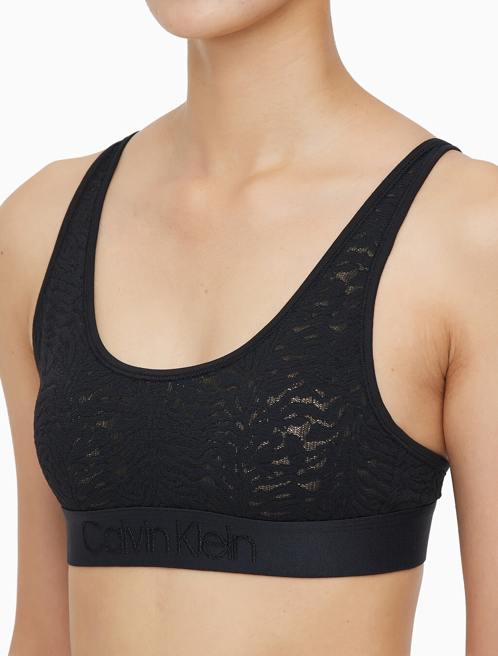 Buy 여성 인트린식 언라인드 브라렛 in color BLACK