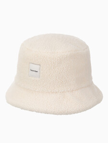 Buy 남녀공용  우븐 패치 로고 부클 버킷햇 in color IVORY