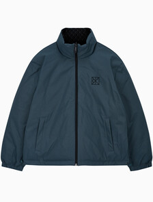 Buy 남성 나일론 리버서블 올오버프린트 다운 푸퍼 자켓 in color BLACK