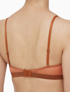 Buy 여성 퓨쳐 쉬프트 홀리데이 AF 브라렛 in color RED BROWN