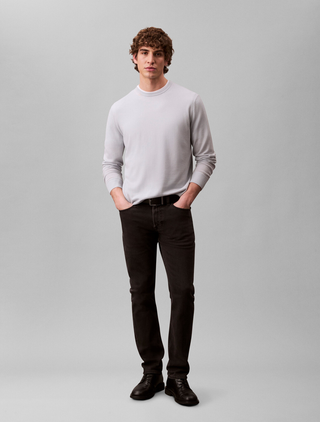 Buy 남성 슬림핏 에센셜 블랙 데님 in color Black