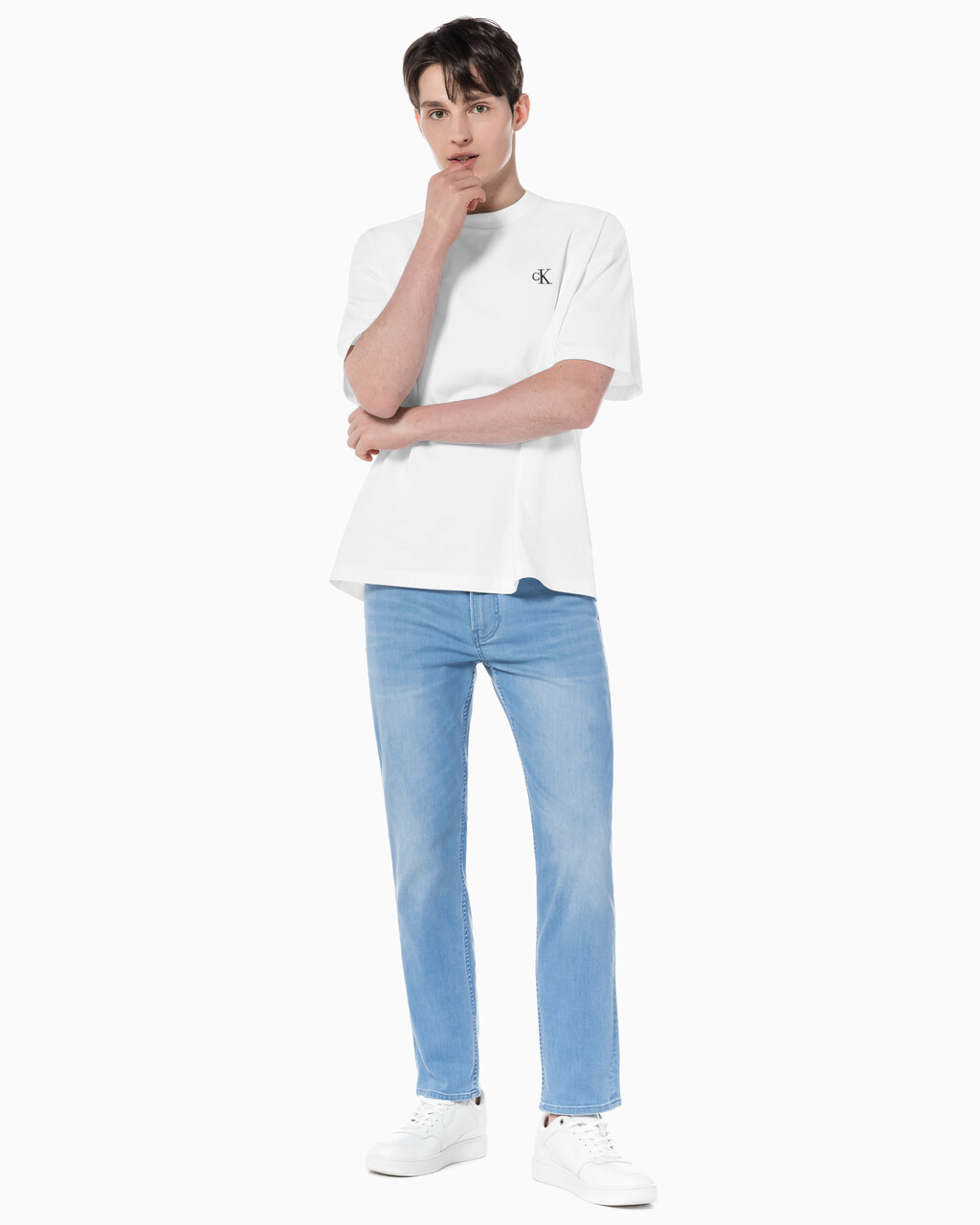 Buy 남성슬림 스트레이트 핏 크롭 라이트블루 37.5 기능성 데님 in color 028A CHALKY BLU