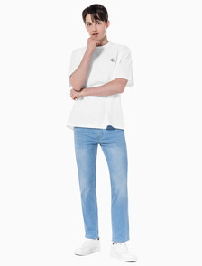 Buy 남성슬림 스트레이트 핏 크롭 라이트블루 37.5 기능성 데님 in color CHALKY BLUE