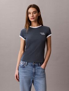 Buy 여성 슬림 로고 링거 티 in color Dark Blue