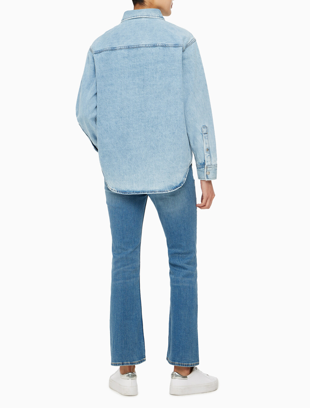 Buy 여성 오버사이즈 데님 셔츠 in color CHALKY BLUE