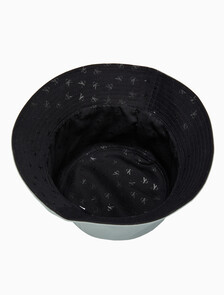 Buy 남녀공용 CKJ 모노그램 엠브로이더리 버킷햇 in color KHAKI GREY
