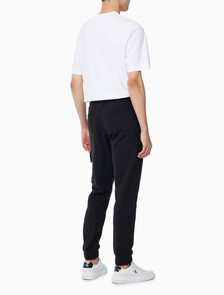 Buy 남성 릴렉스핏 밴딩 카고 스웻팬츠 in color CK BLACK