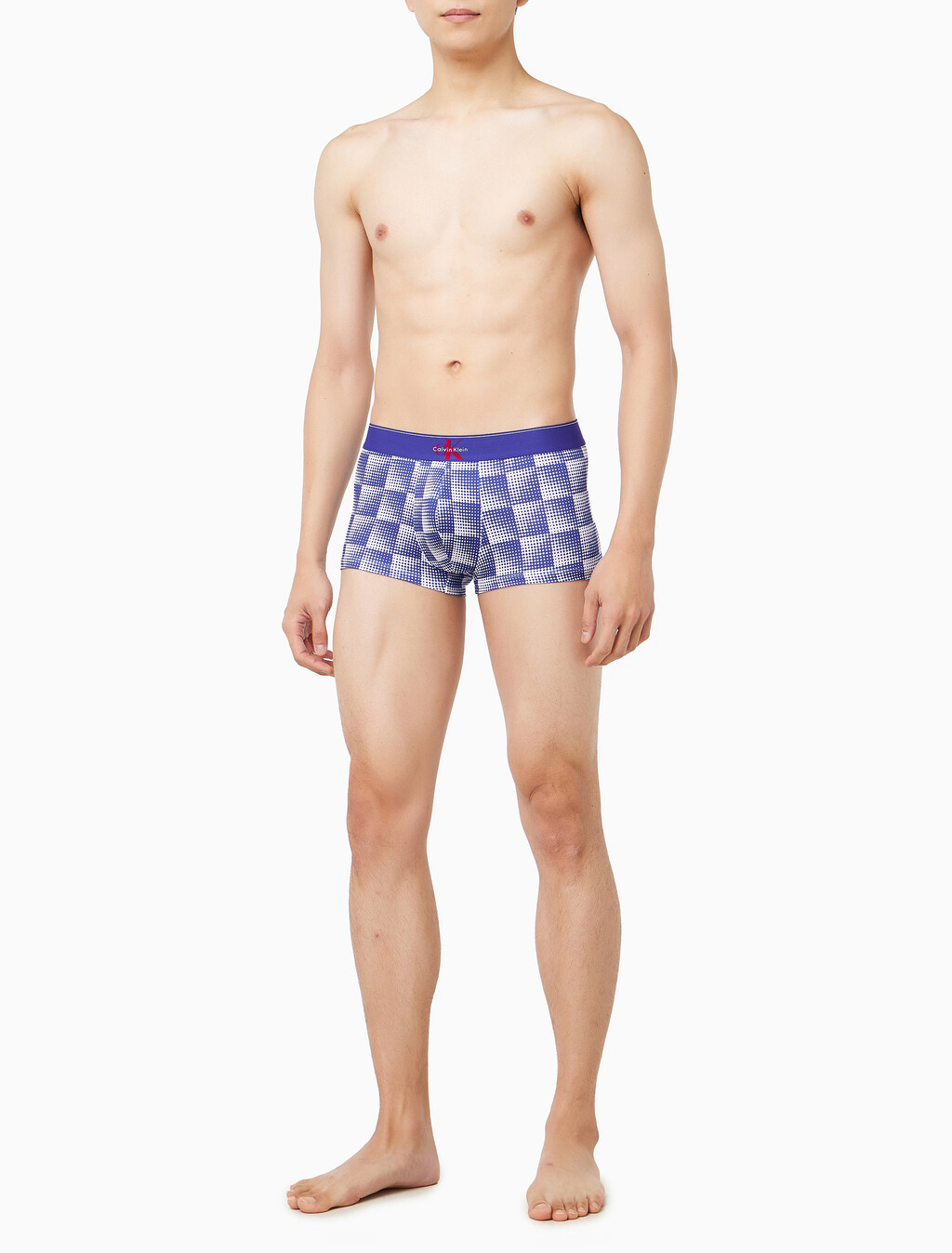 Buy 남성 CK 그래픽 마이크로 로우 라이즈 트렁크 in color Blue Print
