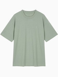 Buy 남성 오버핏 엠보스 모노로고 티 in color Grey