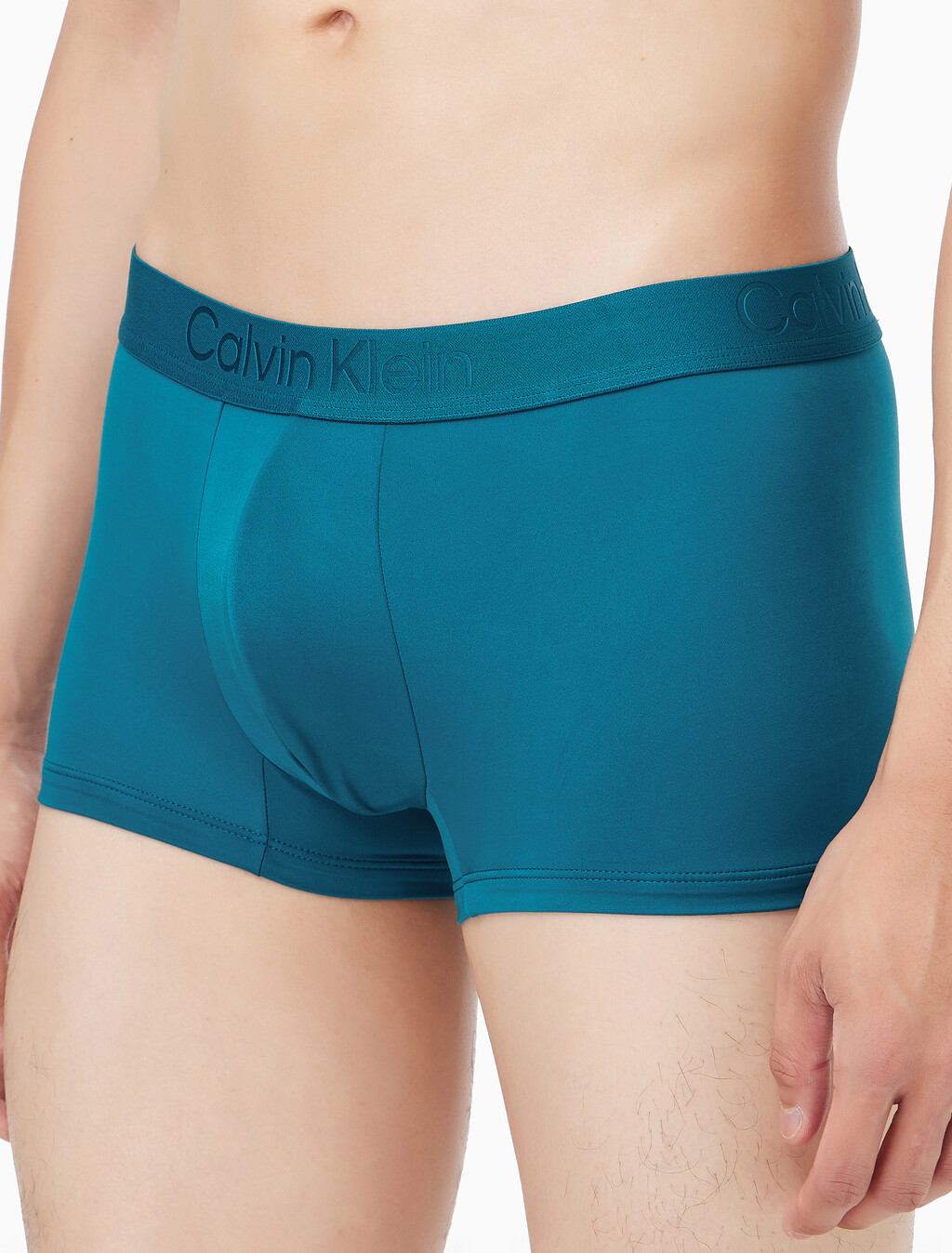 Buy 남성 CK 블랙 마이크로파이버 트렁크 in color TEAL MARINE