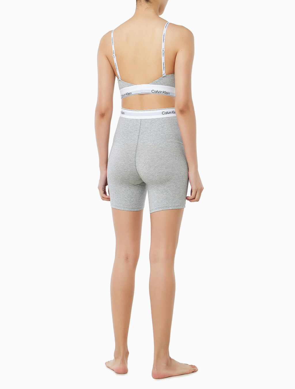 Buy 여성 아이콘 쉐입웨어 쇼츠 in color GREY HEATHER