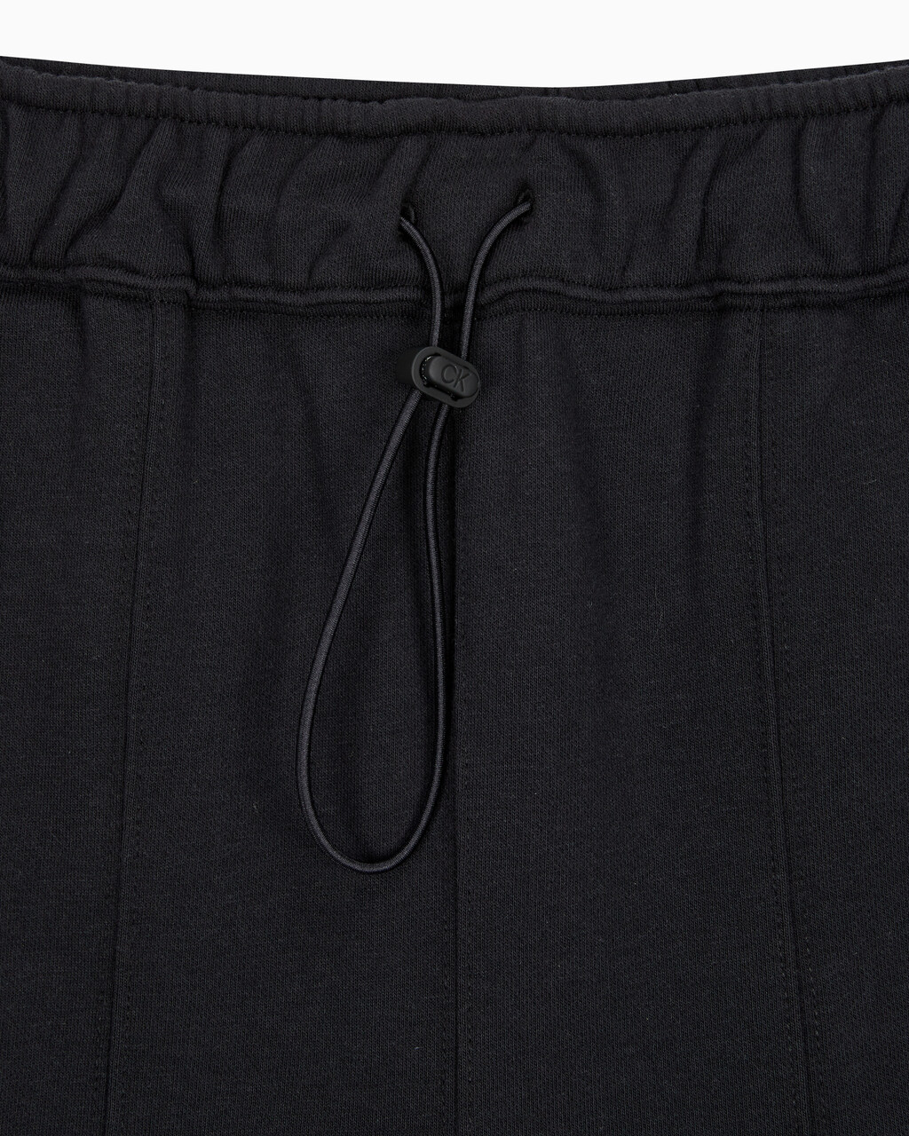 Buy 여성 레귤러 핏 에센셜 스웻팬츠 in color BLACK