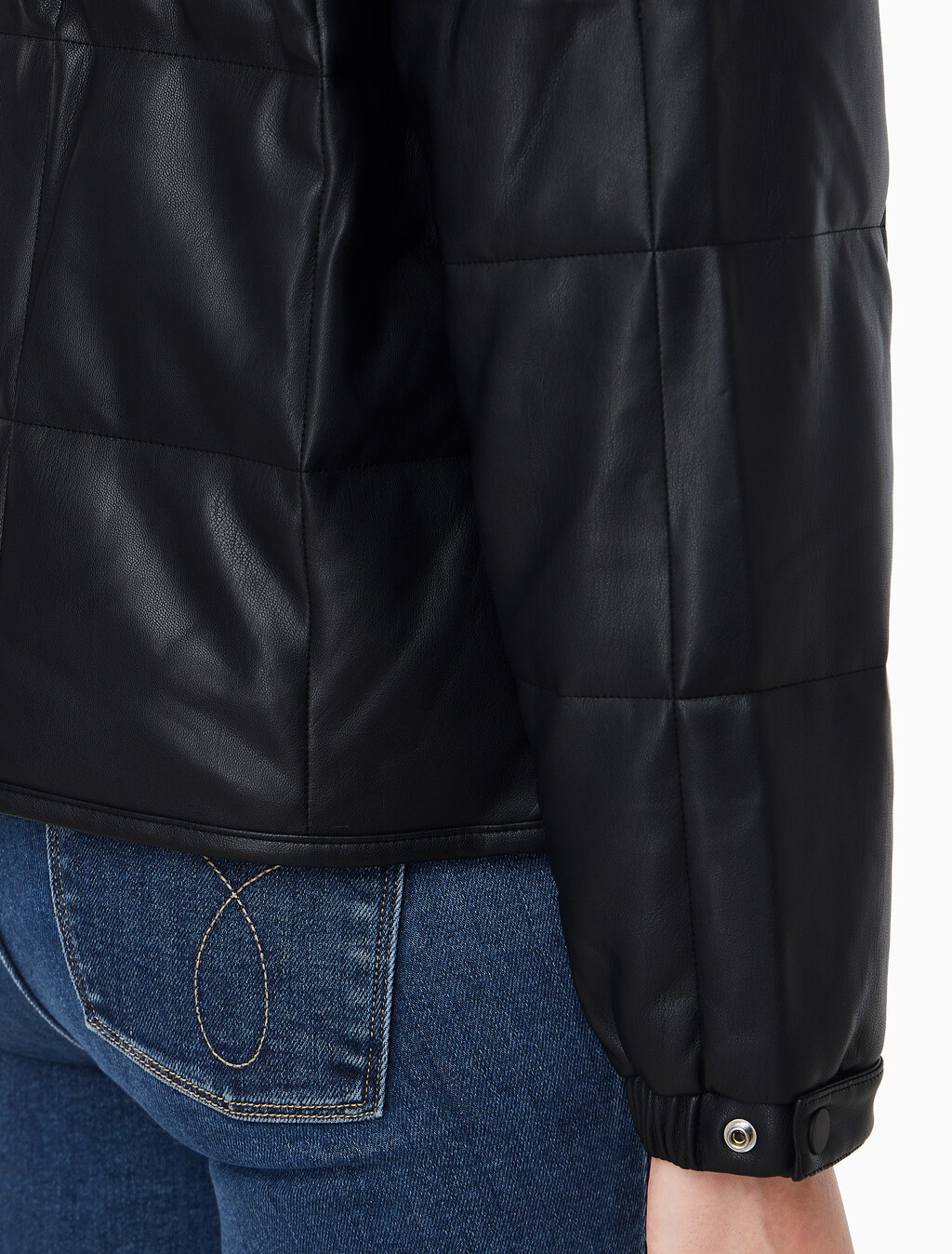 Buy 여성 폭스 레더 퀼팅 자켓 in color BLACK