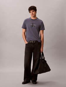 Buy 애시드 워시 모노로고 그래픽 티 in color Blue