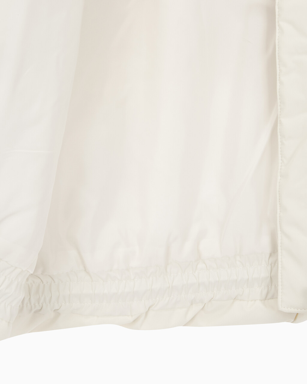 Buy 여성 볼륨 넥 크롭 다운 푸퍼 in color WHITE