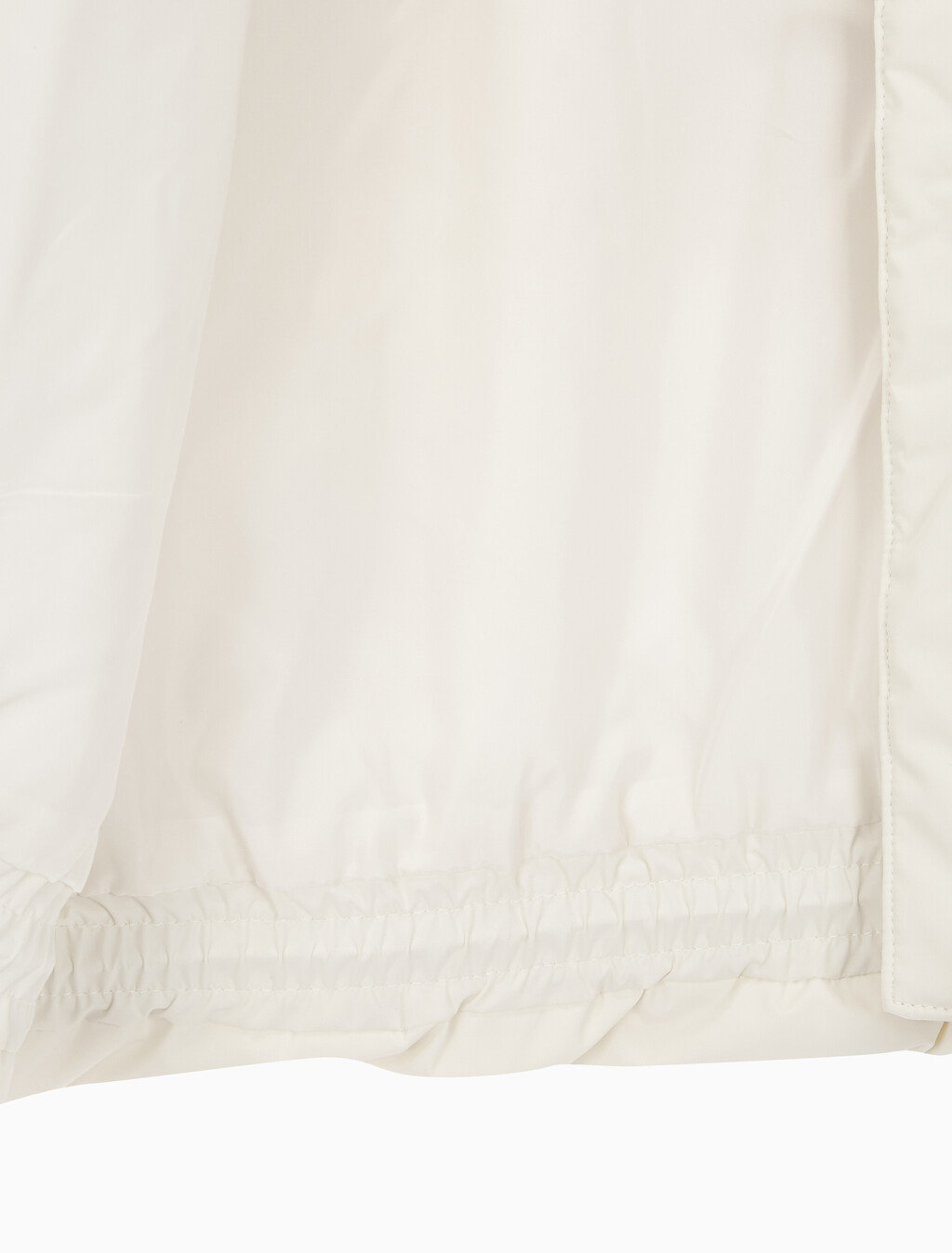 Buy 여성 볼륨 넥 크롭 다운 푸퍼 in color WHITE