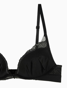 Buy 여성 CK 블랙 지오 레이스 AF 푸쉬업 플런지 (ADD A) in color BLACK