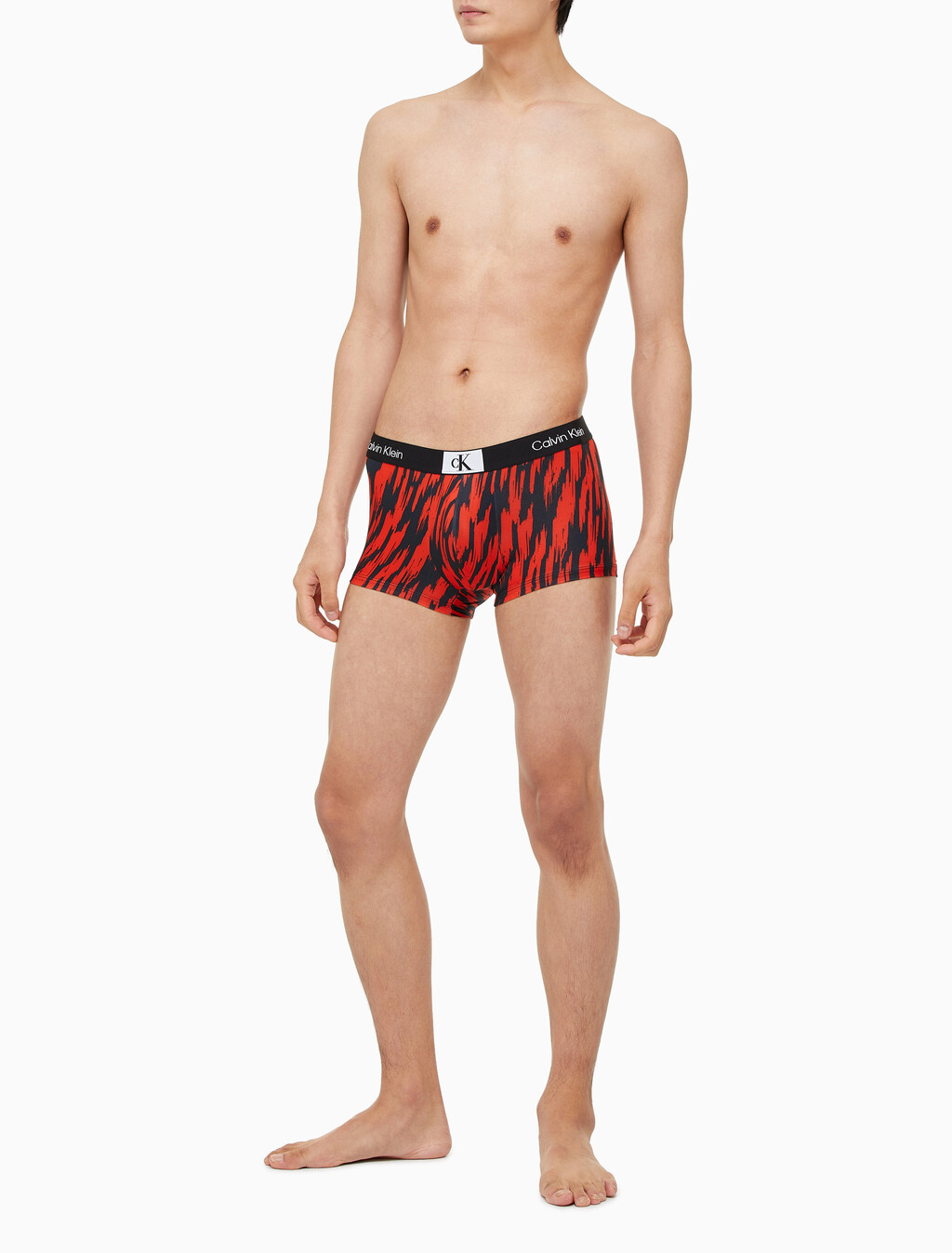 Buy 남성 1996 마이크로 로우라이즈 드로즈 in color TIGER STRIPE PRINT HAZARD