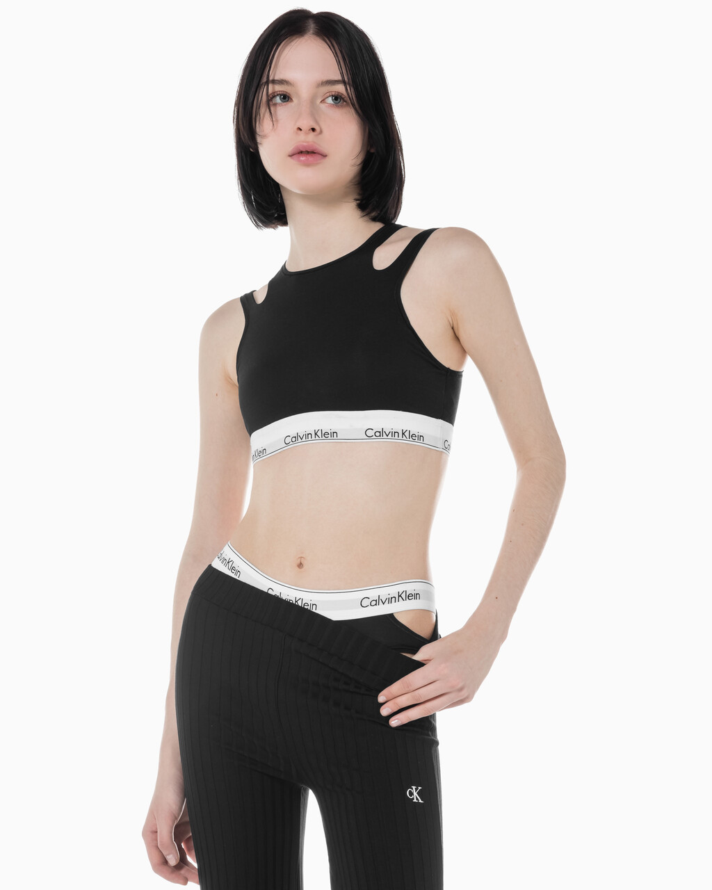 Buy 여성 모던 코튼 디컨스트럭티드 라인드 브라렛 in color BLACK
