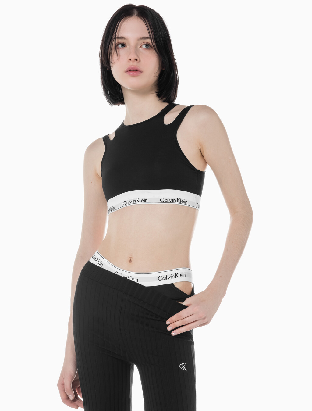 Buy 여성 모던 코튼 디컨스트럭티드 라인드 브라렛 in color BLACK