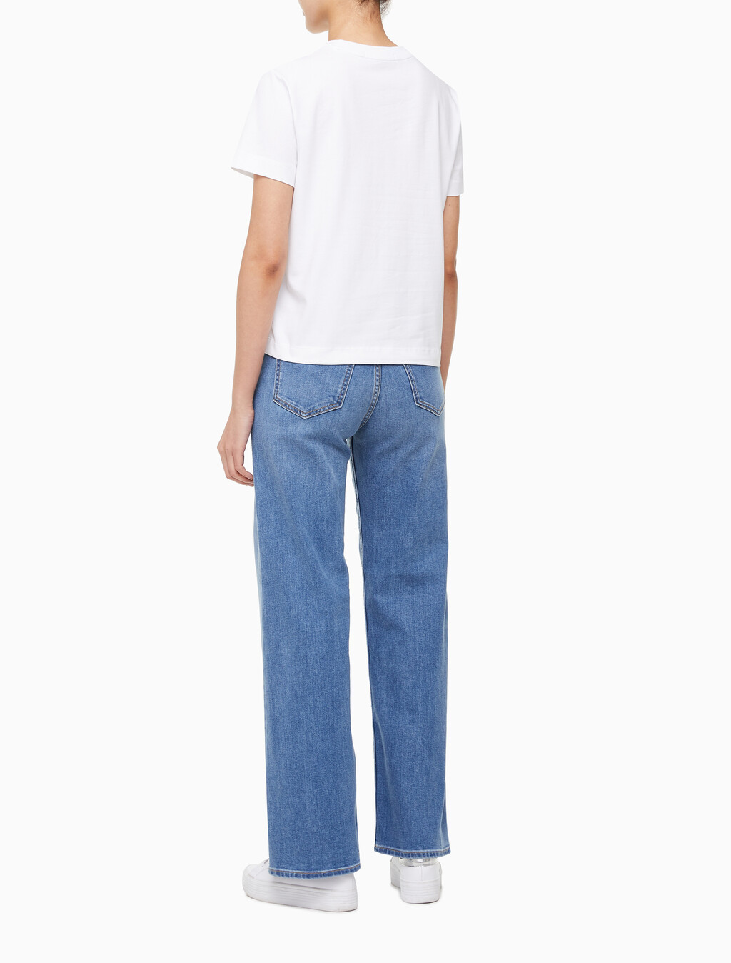 Buy 여성 레귤러핏 스몰 모노그램 로고 반팔 티셔츠  in color BRIGHT WHITE