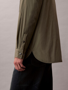 Buy 남성 패디드 셔츠 자켓 in color Kaki