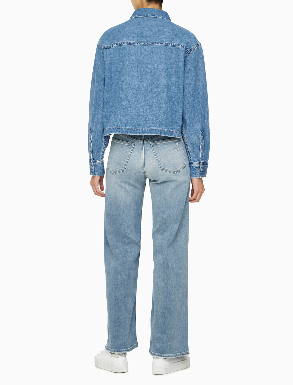 Buy 여성 크롭 대드핏 데님 셔츠 in color CHALKY BLUE