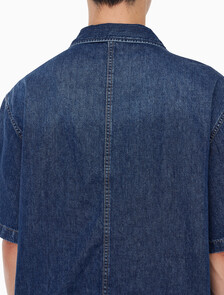Buy 남성 다크블루 코튼 린넨 반팔 데님 셔츠 in color NILE BLUE