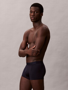 Buy 남성 CK 블랙 마이크로파이버 트렁크 in color Navy