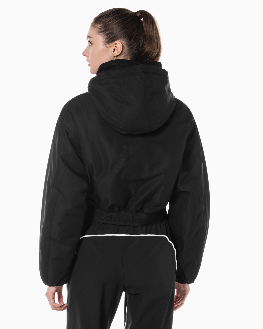 Buy 여성 크롭 패디드 재킷 in color BLACK
