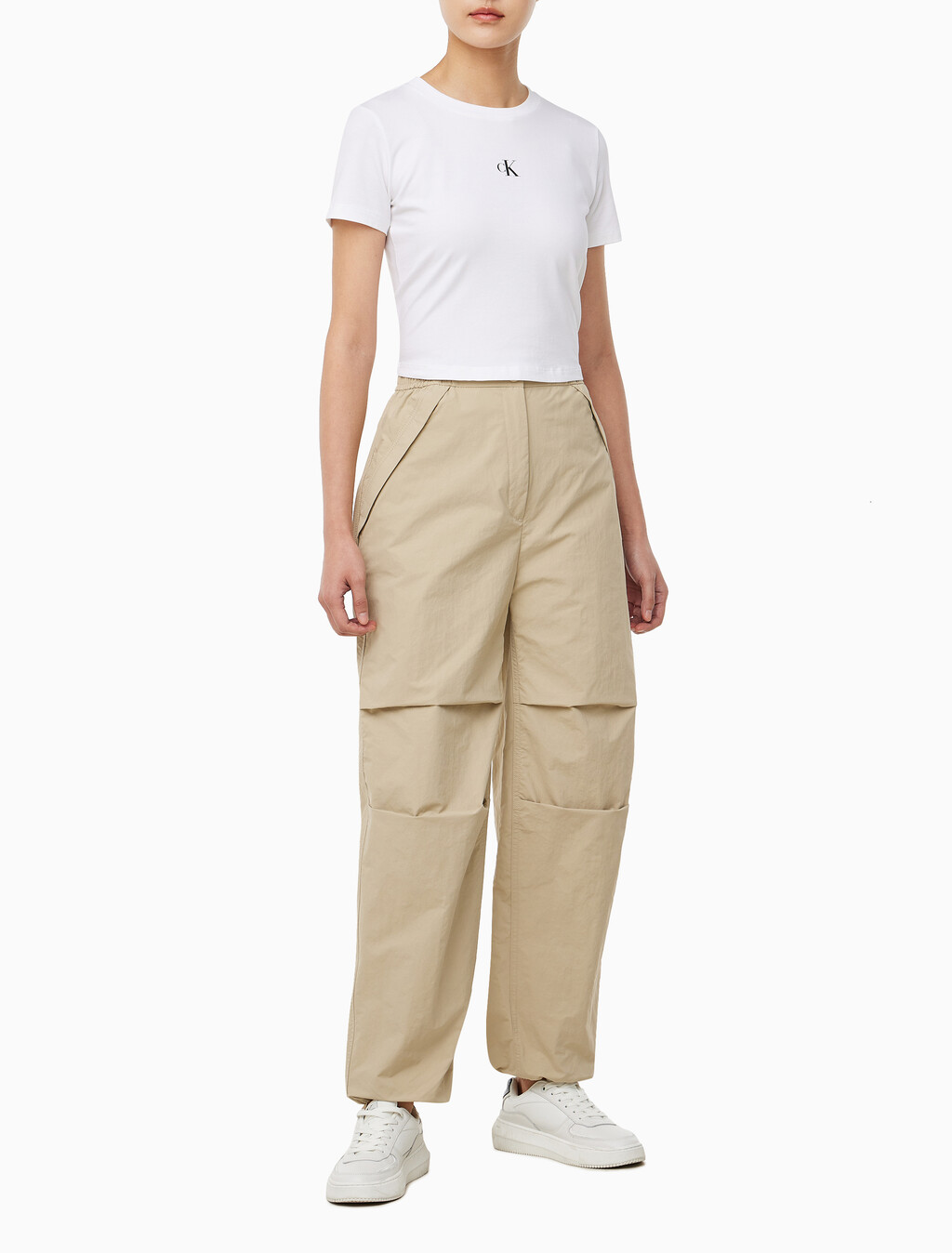 Buy 여성 크링클 나일론 파라슈트 팬츠 in color WHITE PEPPER