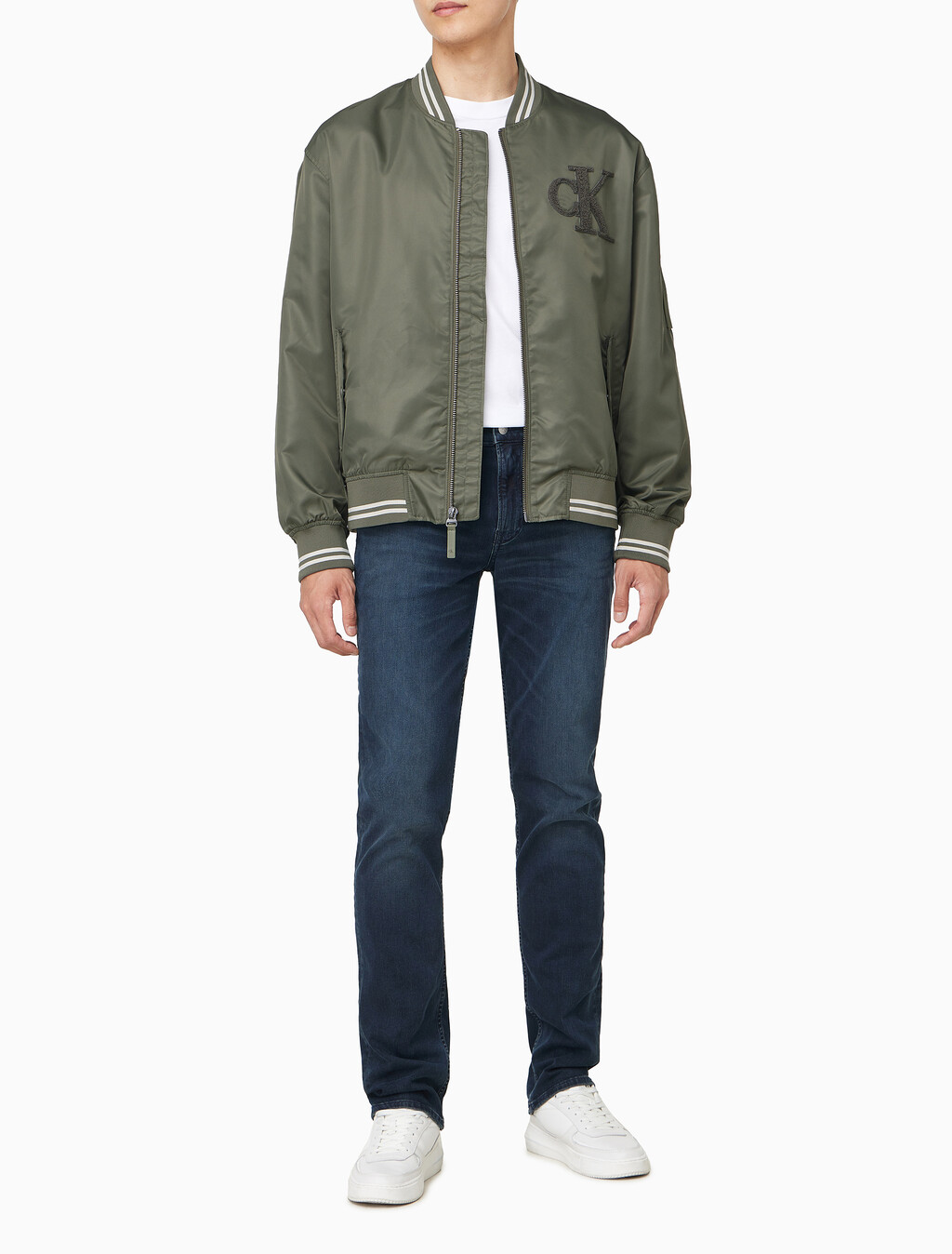 Buy 남성 티핑 디테일 히어로 패딩 보머 in color DUSTY OLIVE
