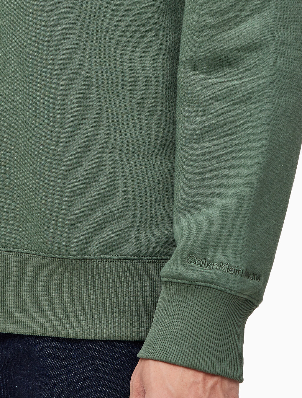 Buy 남성 레귤러핏 CK 뱃지 로고 기모 스웨트셔츠 in color KHAKI