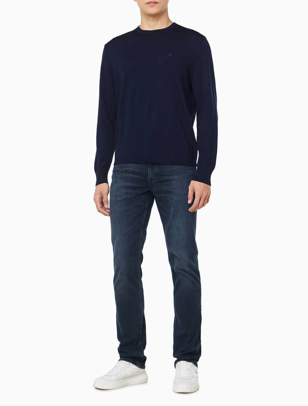 Buy 남성 메리노 울 크루넥 스웨터 in color DARK SAPPHIRE