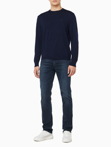 Buy 남성 메리노 울 크루넥 스웨터 in color DARK SAPPHIRE