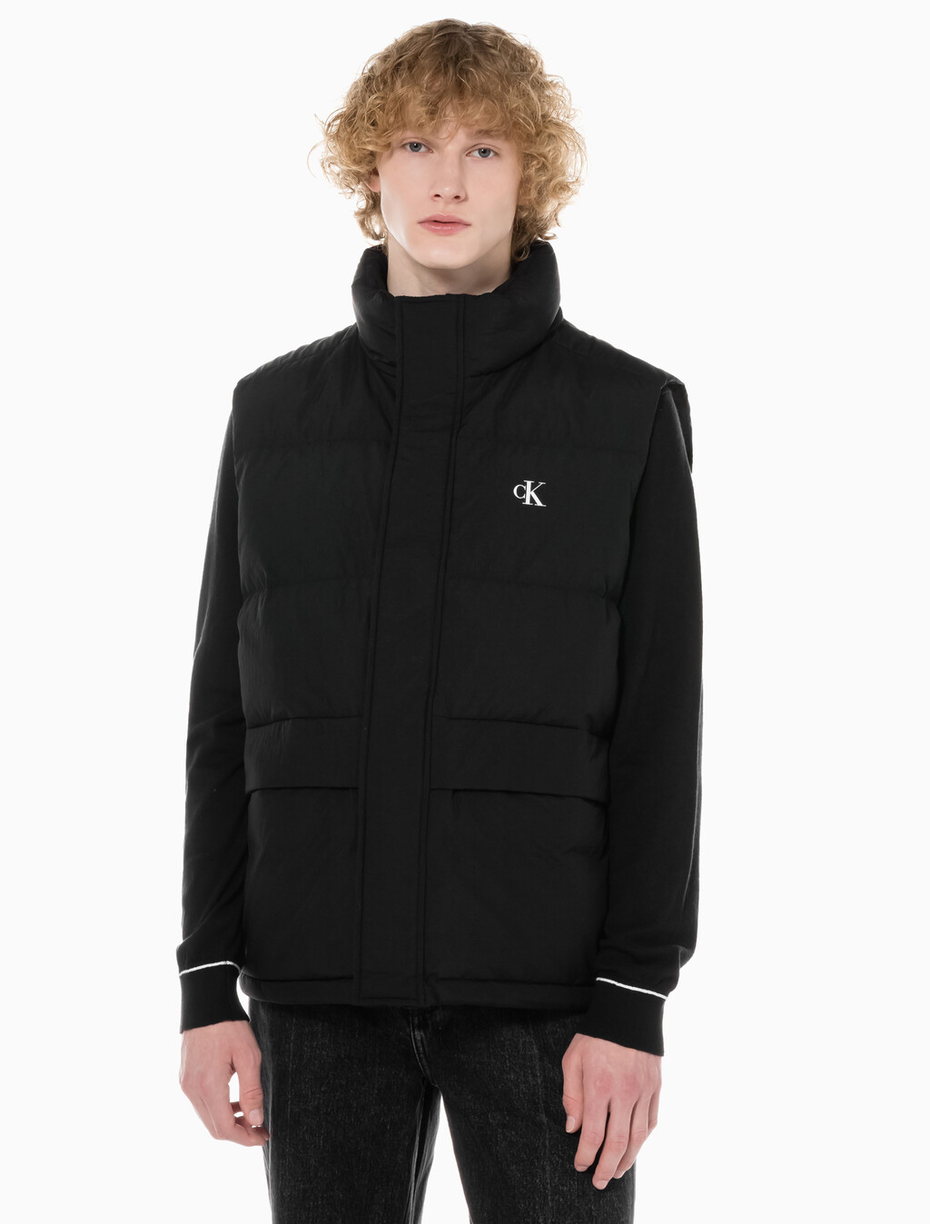Buy 남성 에센셜 다운 베스트 in color CK BLACK