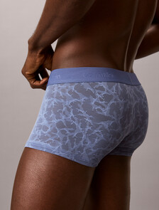 Buy 남성 스컬프트 레이스 로우 라이즈 트렁크 in color BLUE