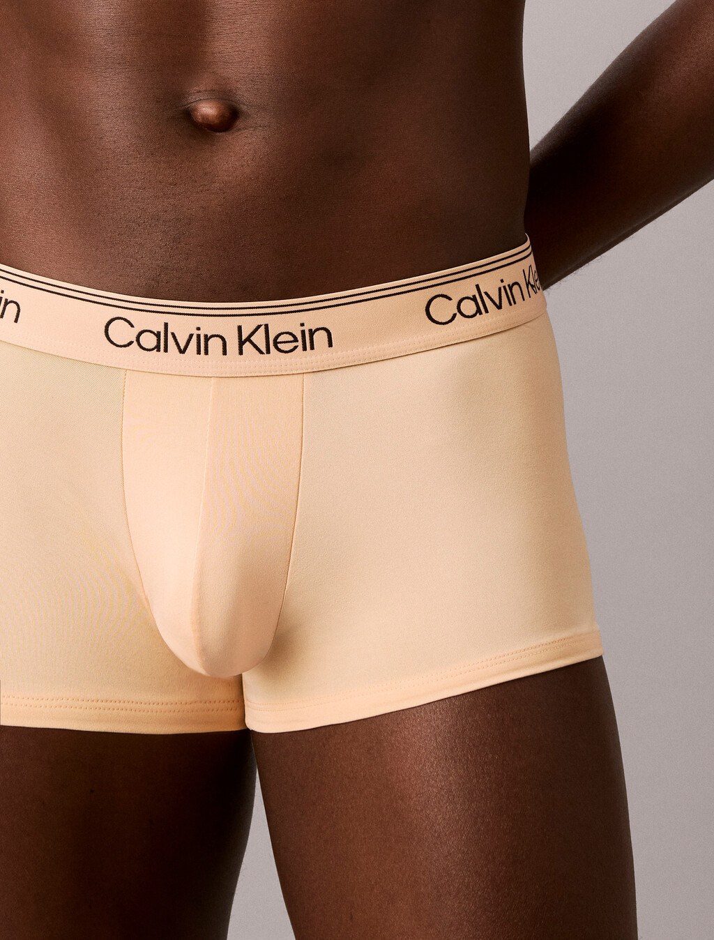 Buy 남성 마이크로파이버 스트레치 3PK 로우 라이즈 트렁크 in color Coral / Dark Beige / Blue