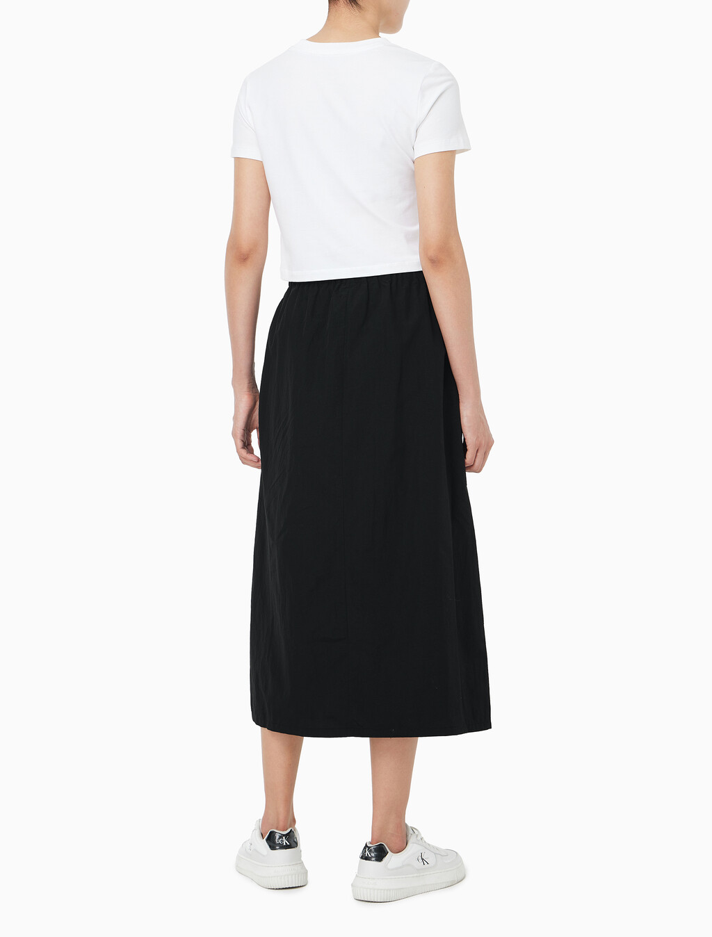 Buy 여성 나일론 블랙 미디 스커트 in color BLACK