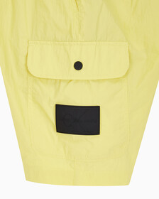 Buy 남성 나일론 라이트웨이트 카고 쇼츠 in color YELLOW SAND
